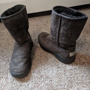 Brown short UGGs